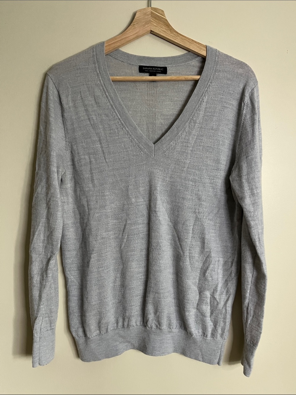 Banana Republic Fine Marino Wool grey Sweater minimalist sweater size medium